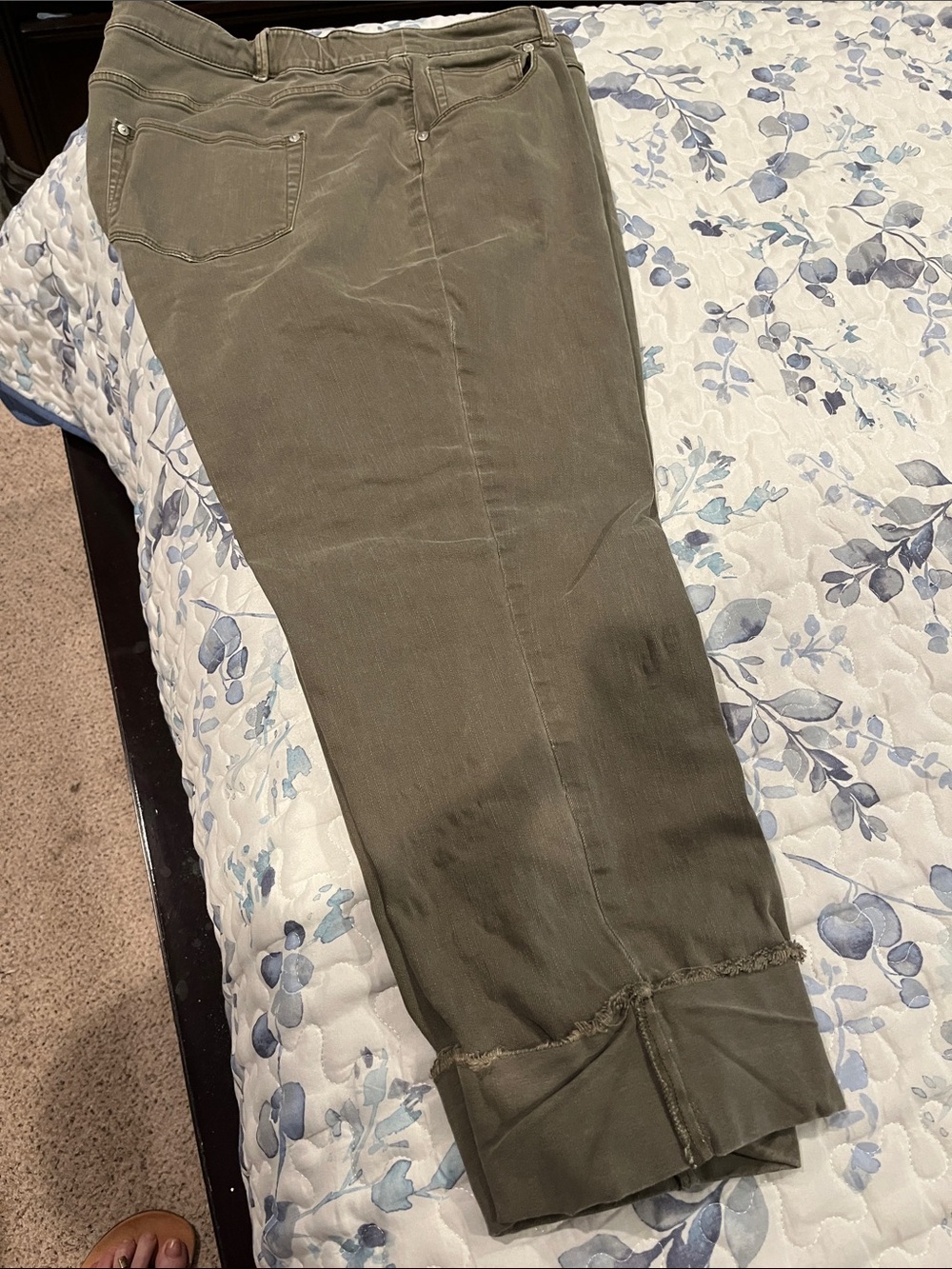 J. Jill Olive Green Ankle Cropped Jeans